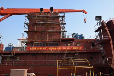 江蘇海新重工熱烈慶祝4艘船舶同日下水、出塢